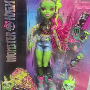 Monster High G3 Venus McFlytrap Fashion Doll with Pet Chewlian 2023